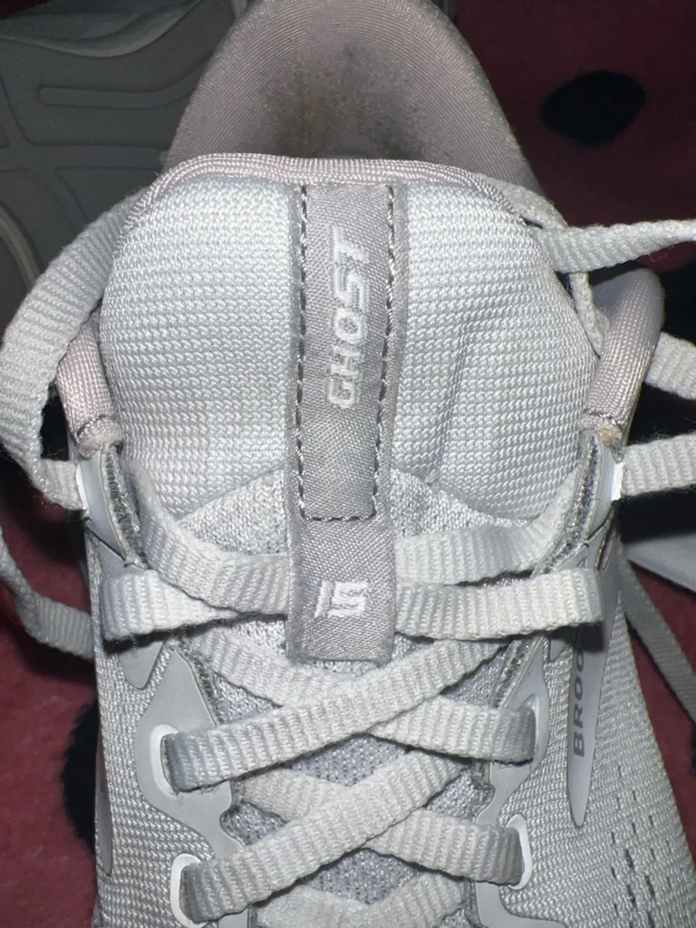 Brooks Women’s Running Shoe in Light Gray and White Size 8